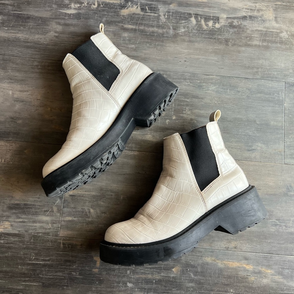 STEVE MADDEN TYCLONE CHELSEA BOOT